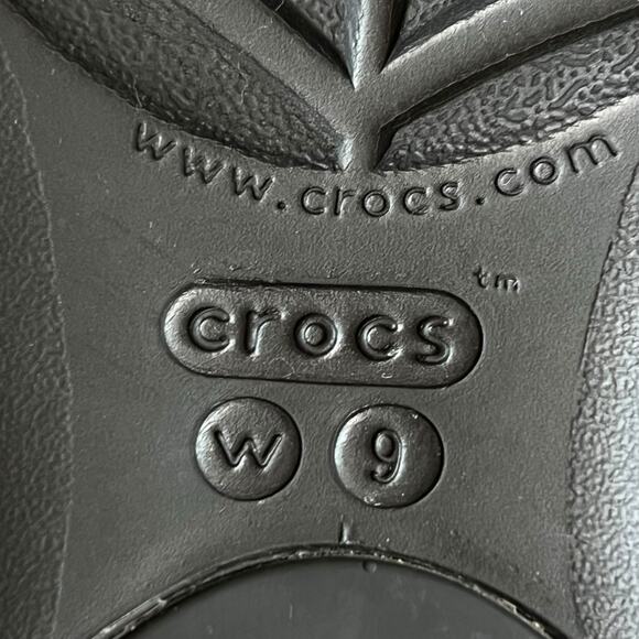 Crocs Women’s Slingback Sandals Black Comfort Flats Water-Friendly Shoes Size 9 - Picture 7 of 7